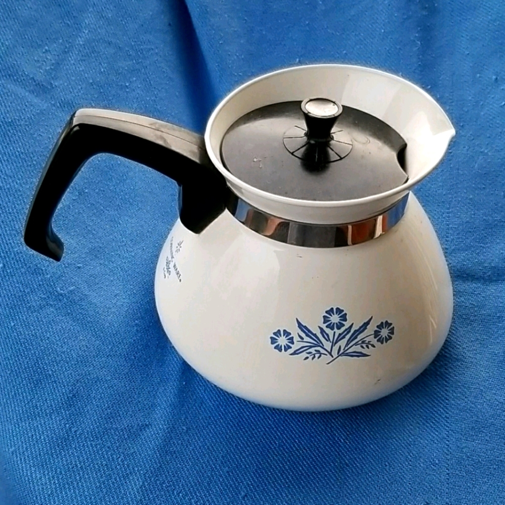 Corning Ware 6 cup vintage teapot